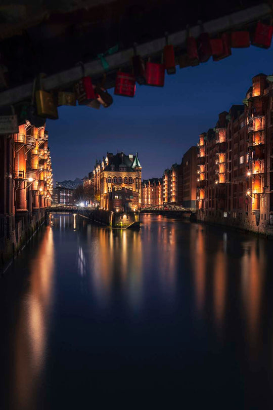 Wasserschloss zur blauen Stunde