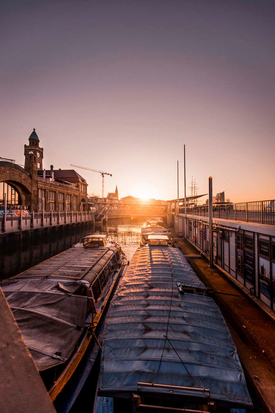 Sonnenaufgang am Hafen