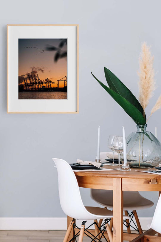 Hafenkräne zum Sonnenuntergang